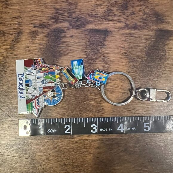 Disney 2014 Keychain - Picture 1 of 5